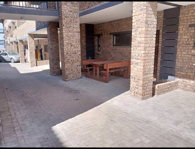 2 BEDROOM SECTIONAL TITLE FOR SALE IN WITFIELD